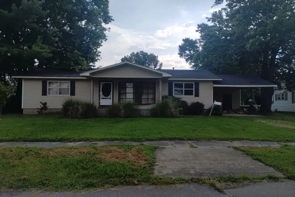 104 S Sebree St Earlington, KY 42410, Hopkins County
