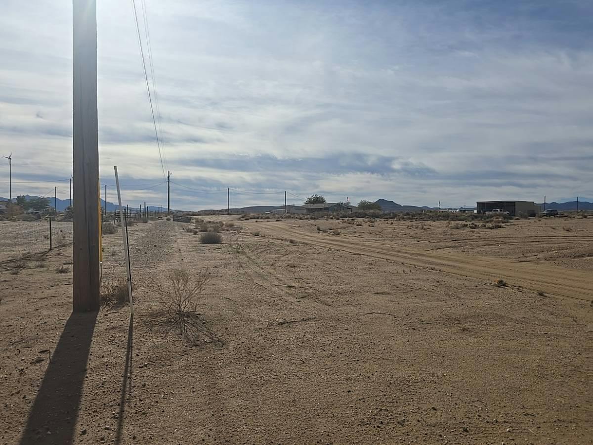 Avenida Vientos , Kingman, AZ 86409 #1