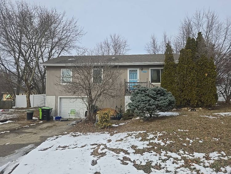 2002 Ann Ave Harrisonville, MO 64701, Cass County