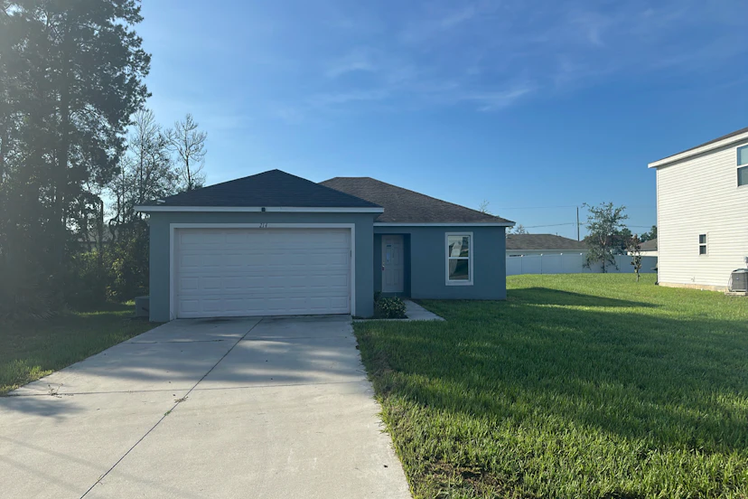214 Hyacinth Ct