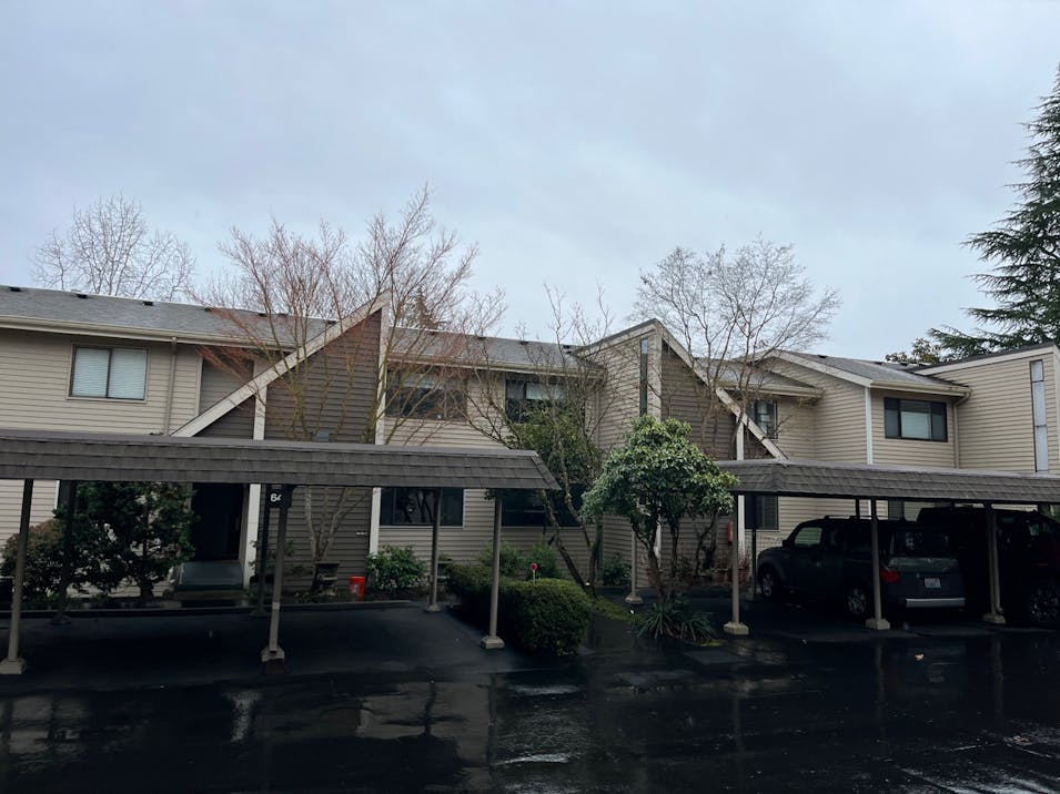 6407 Sand Point Way NE D9 Seattle, WA 98115, King County