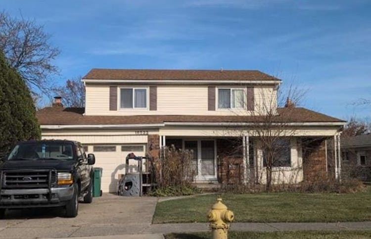 18523 Elm Ct Macomb, MI 48044, Macomb County