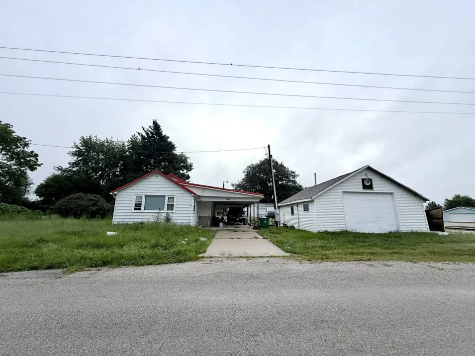 4453 N 575th St Robinson, IL 62454, Crawford County