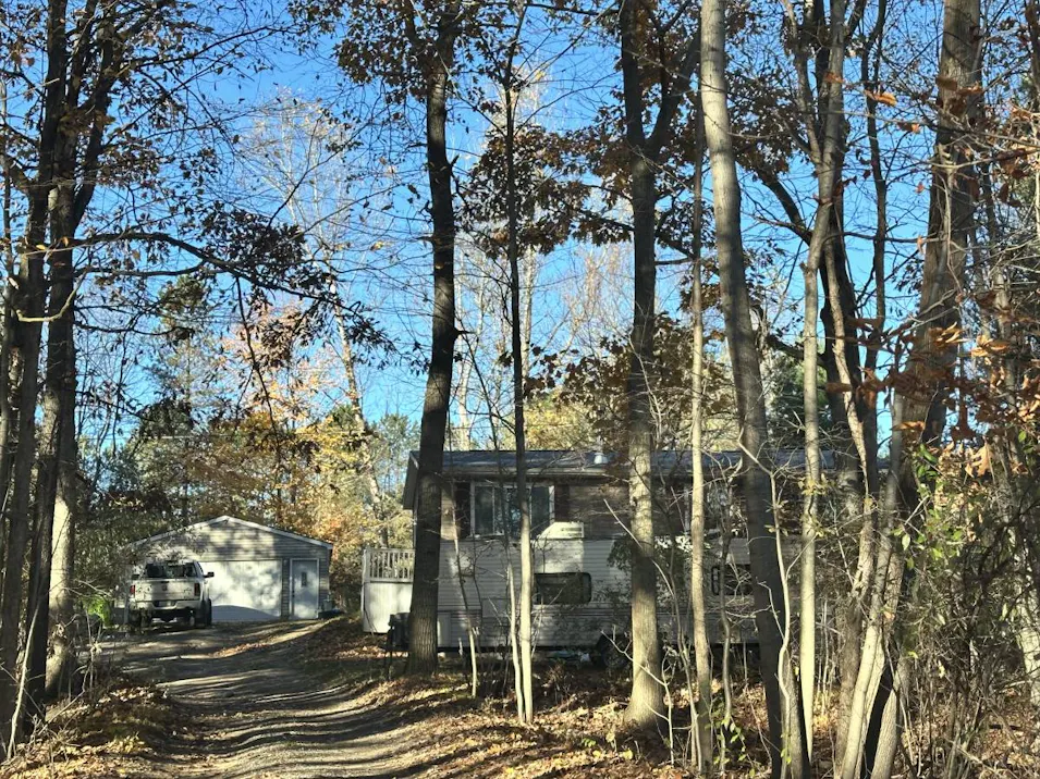 8381 Washburn Rd Columbiaville, MI 48421, Genesee County