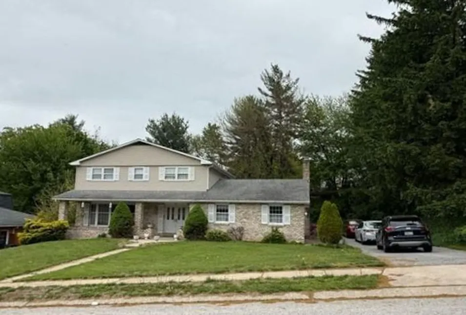 835 Cortleigh Dr York, PA 17402, York County