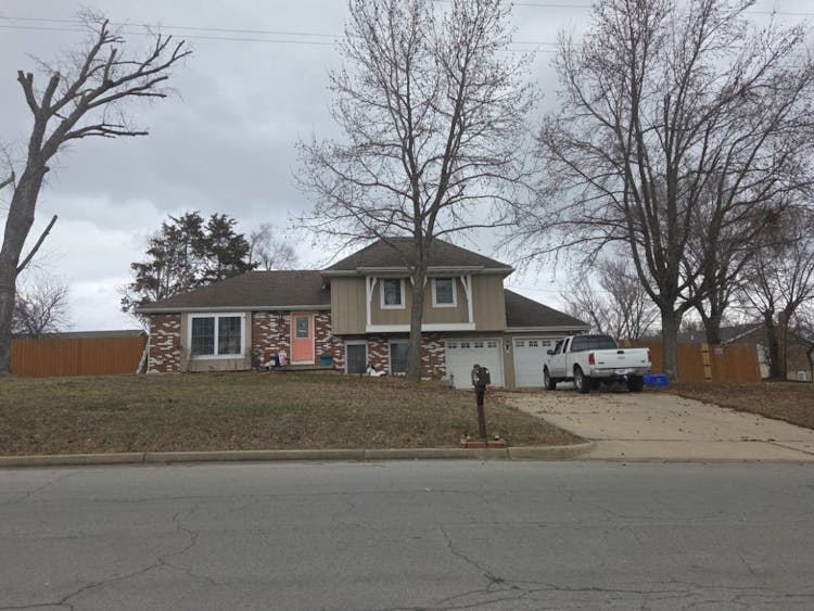 1705 Soest Rd Rolla, MO 65401, Phelps County