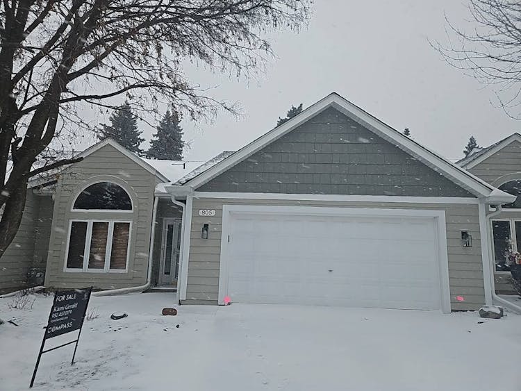 805 Southcross Drive E Burnsville, MN 55306, Dakota County