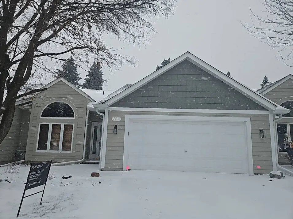 805 Southcross Drive E Burnsville, MN 55306, Dakota County