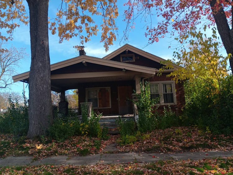 1430 Casimir St Saginaw, MI 48601-1293, Saginaw County