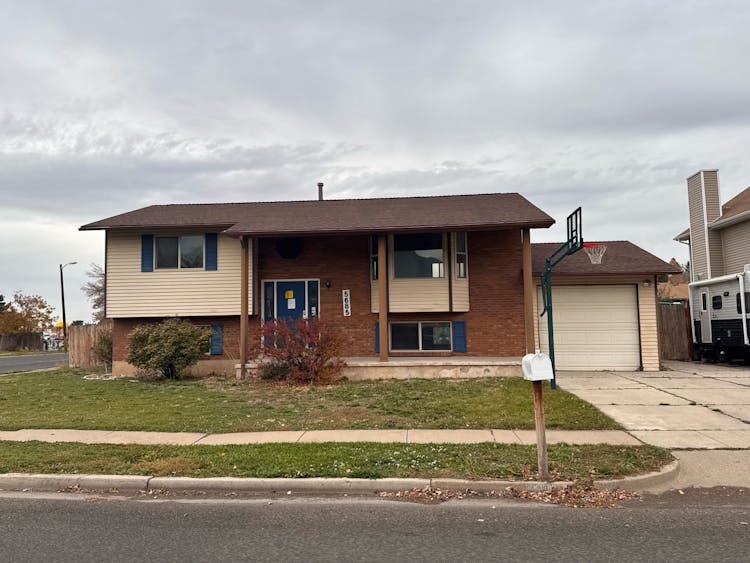 5685 Village Way South Ogden, UT 84403, Weber County