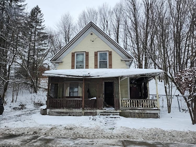 452 West Main Street Newport, VT 05851, Orleans County