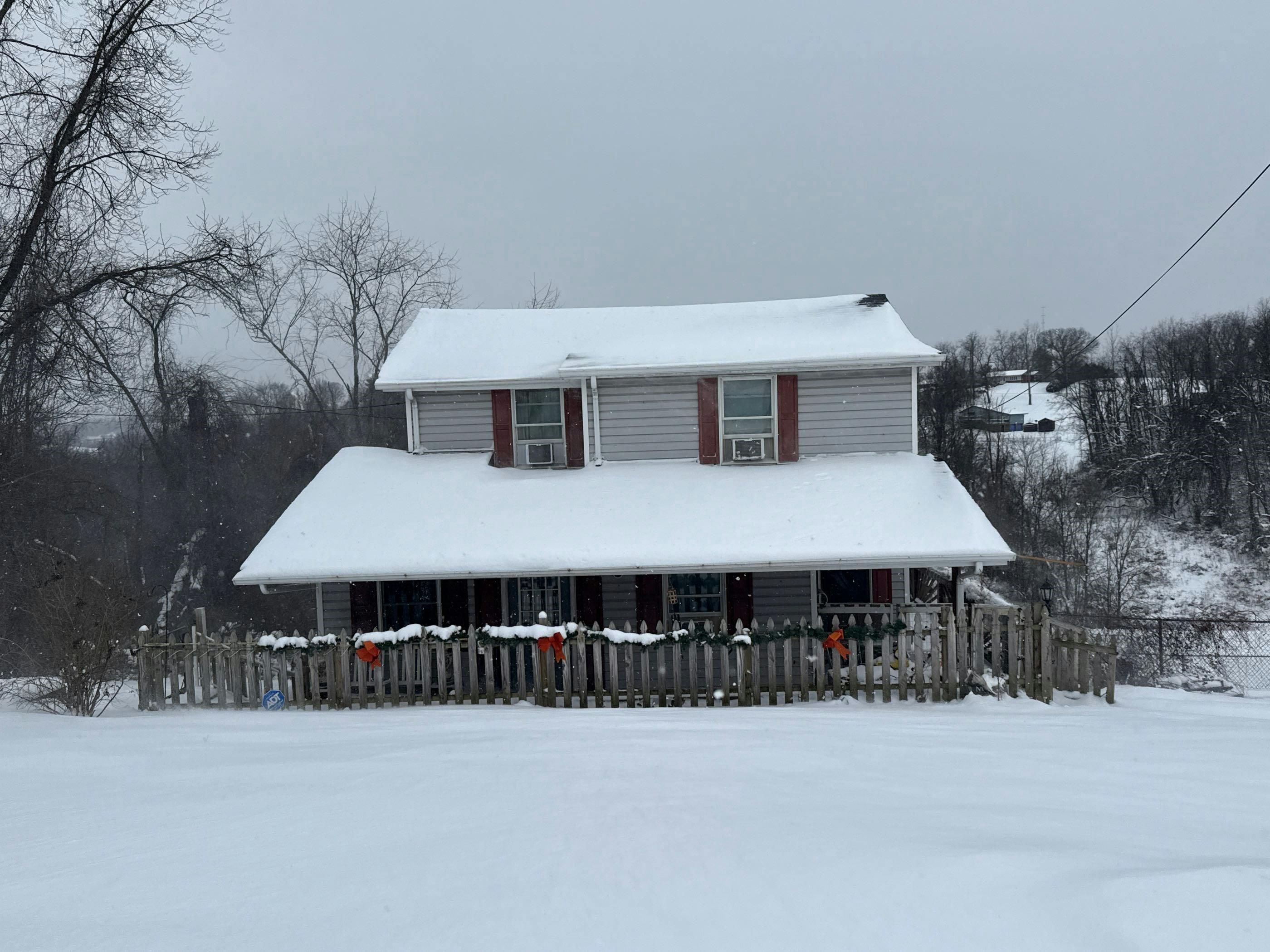 Walnut Ridge Rd, Charleroi, PA 15022