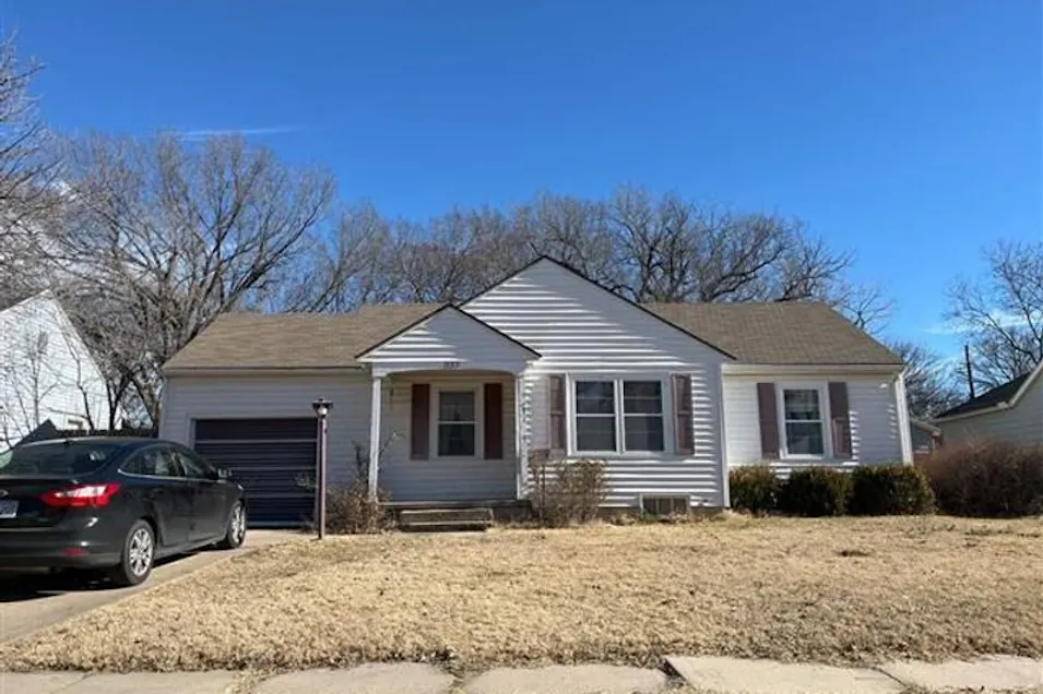 832 N Pinecrest St Wichita, KS 67208, Sedgwick County