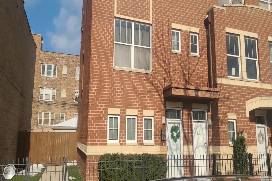 2306 E 71st St Apt A Chicago, IL 60649, Cook County