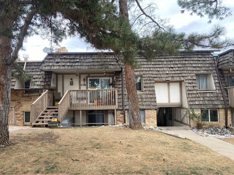 2190 S Holly St 105 Denver, CO 80222, Denver County