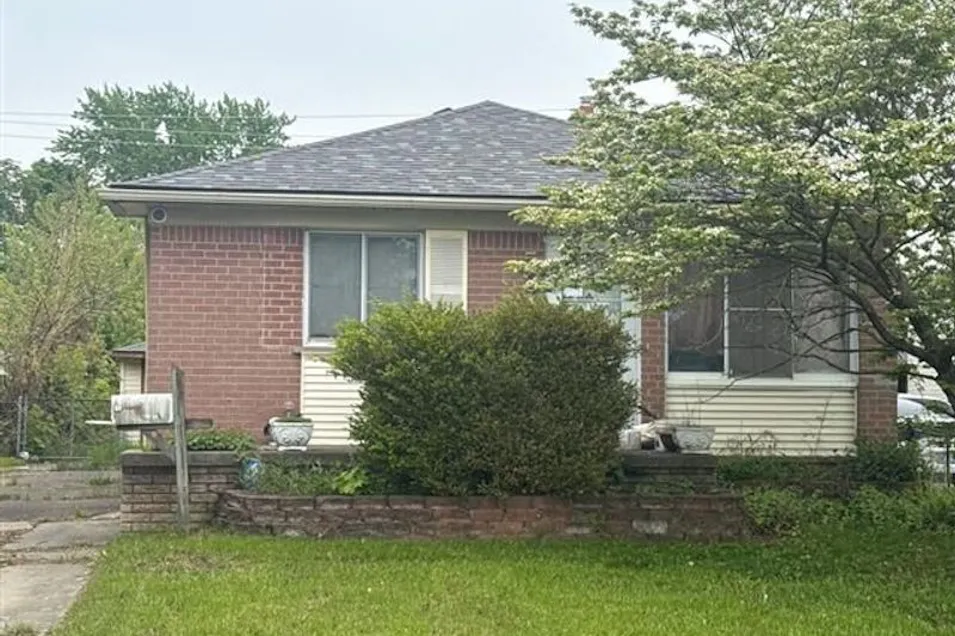 5311 Cornell St Dearborn Heights, MI 48125, Wayne County