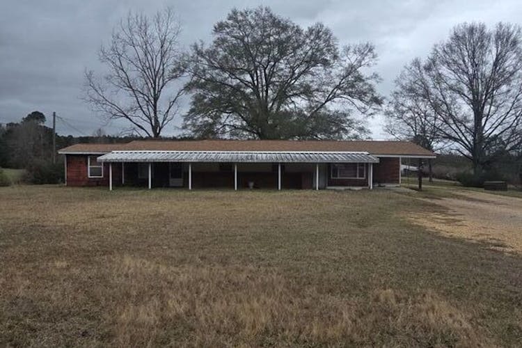 4153 Highway 98 East McComb, MS 39648, Pike County