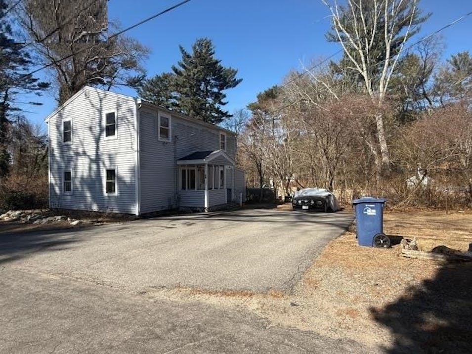 20 Dwight St Halifax, MA 02338, Plymouth County