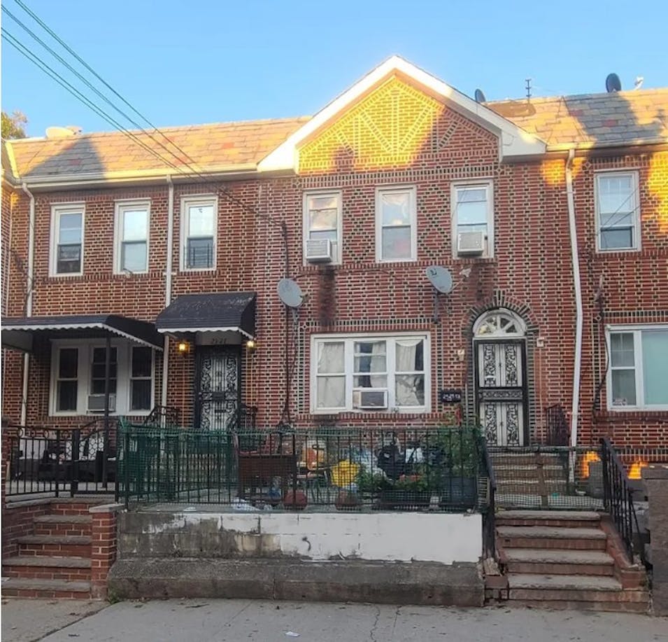2529 97th St East Elmhurst, NY 11369, Queens County
