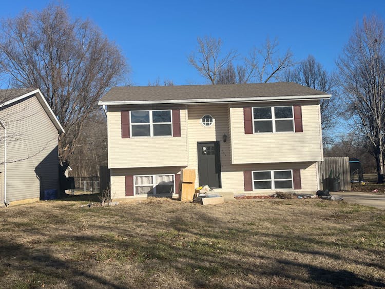 535 Chouteau Ave Granite City, IL 62040, Madison County