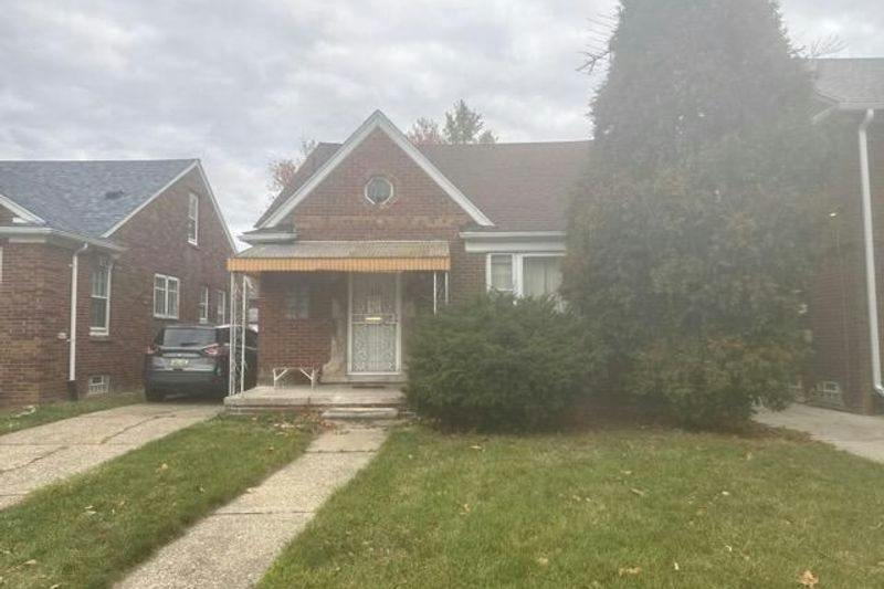 Edmore Dr, Detroit, MI 48205