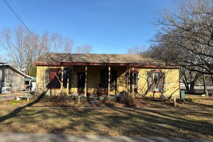 330w Steam Mill St New Harmony, IN 47631, Posey County