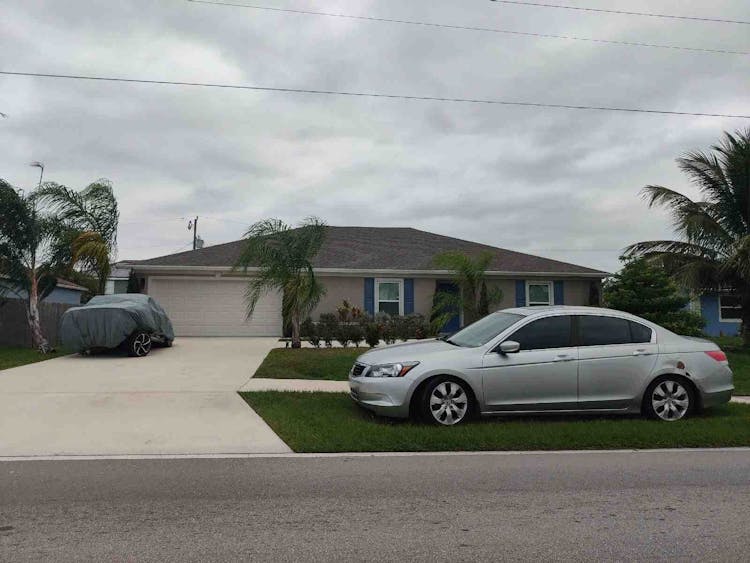 361 SW Thornhill Dr Port St Lucie, FL 34984, Saint Lucie County