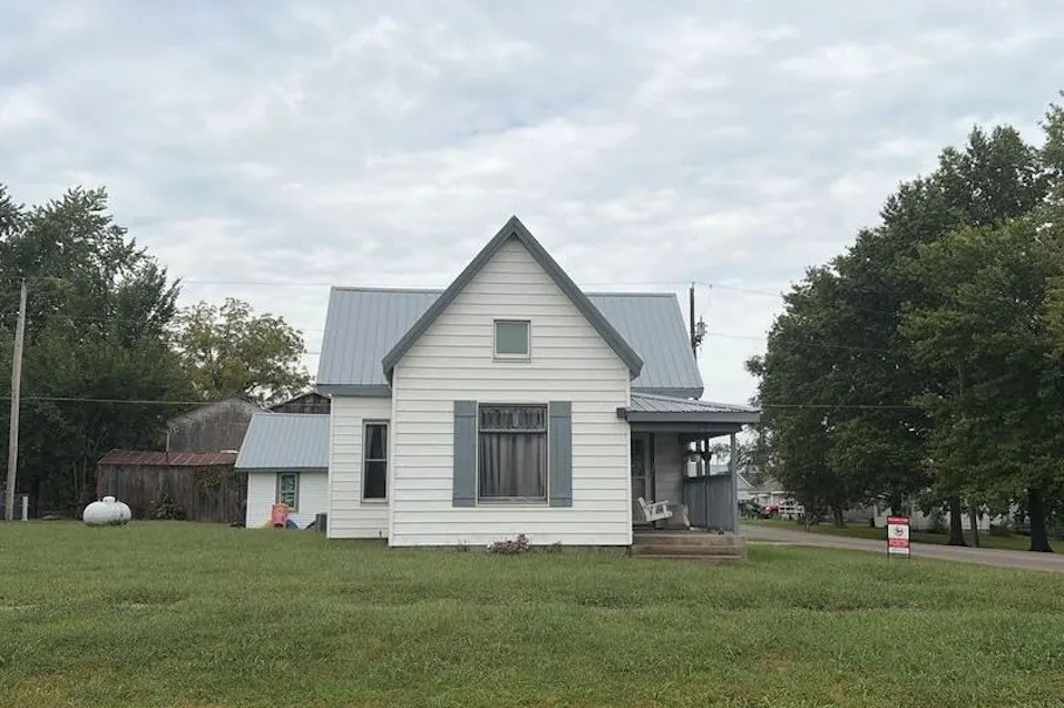401 Milwaukee St Polo, MO 64671, Caldwell County