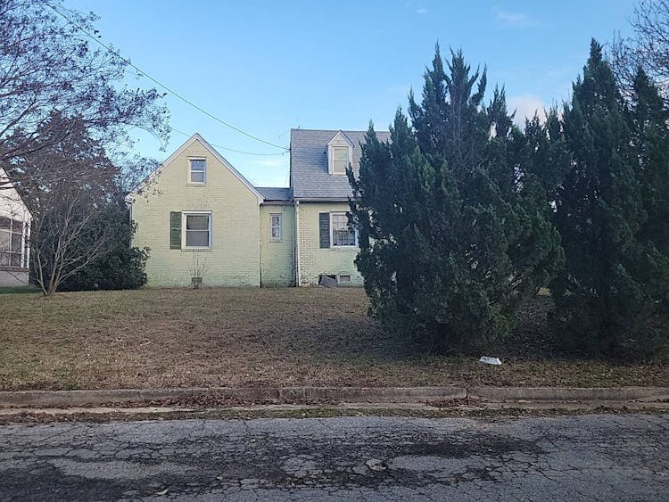 851 Montibello St Petersburg, VA 23805, Petersburg City County