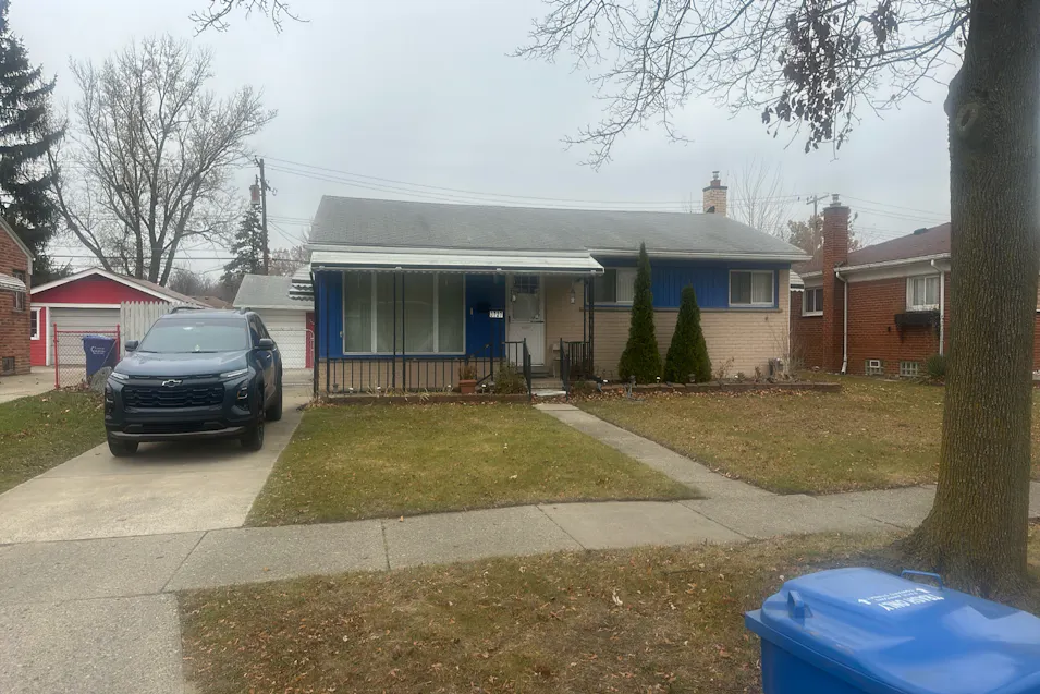 3727 Garrick Ave Warren, MI 48091-3457, Macomb County