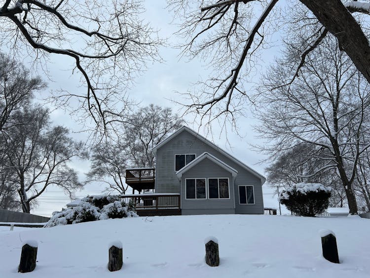 9271 Hillcrest Clarkston, MI 48348, Oakland County