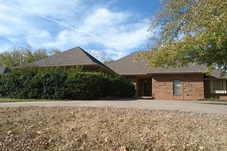 2307 Robinwood Circle Shawnee, OK 74801, Pottawatomie County