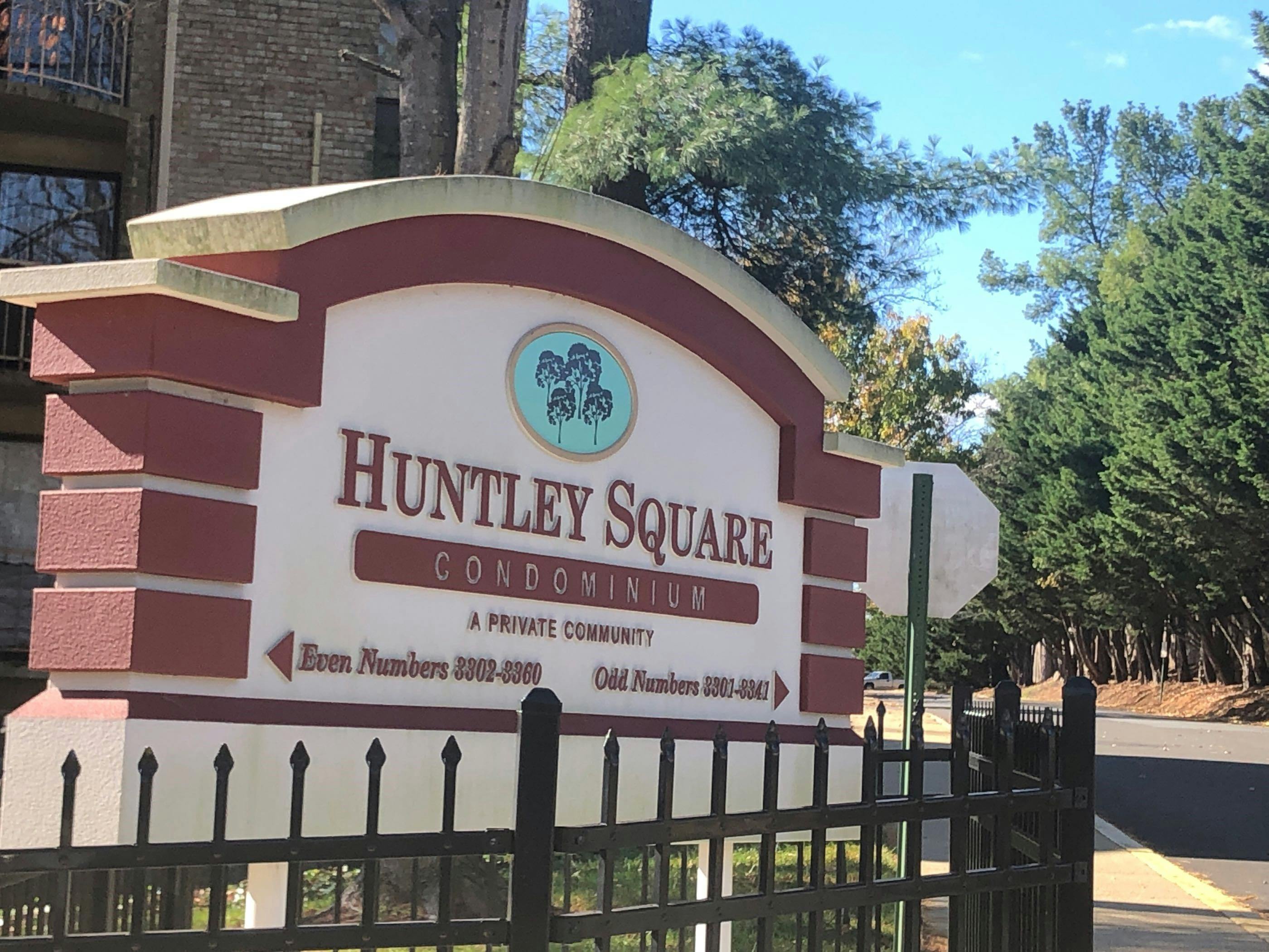 Huntley Square Dr, Temple Hills, MD 20748