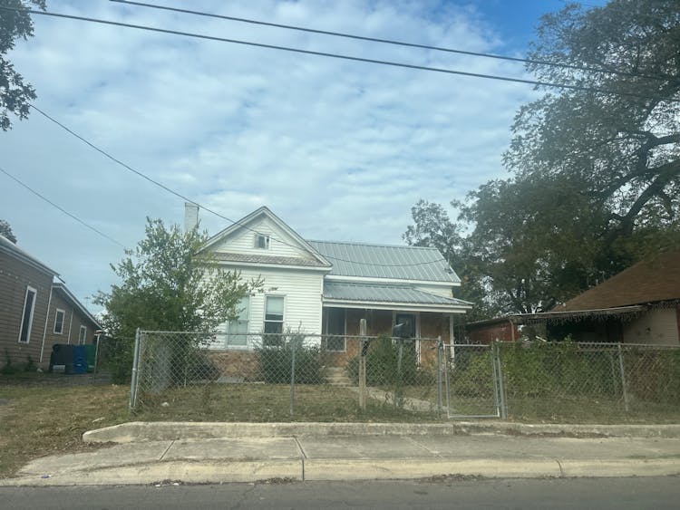 451e Mitchell St San Antonio, TX 78210, Bexar County