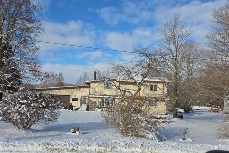 6179 Falkenbury Rd North Branch, MI 48461, Lapeer County