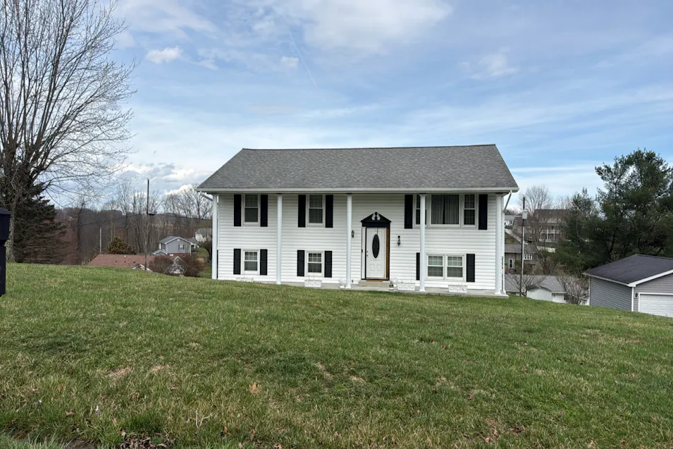 16 Deerfield Ave Grafton, WV 26354, Taylor County