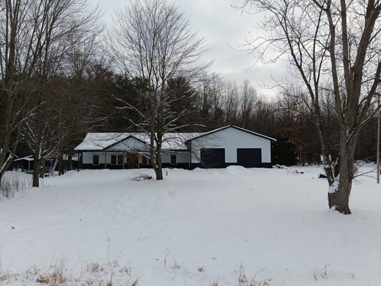 2325 S Graham Rd Saginaw, MI 48609, Saginaw County