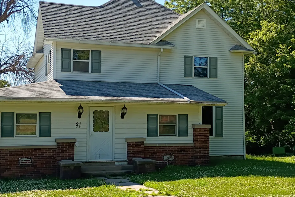 21 Sue St Manning, IA 51455, Carroll County