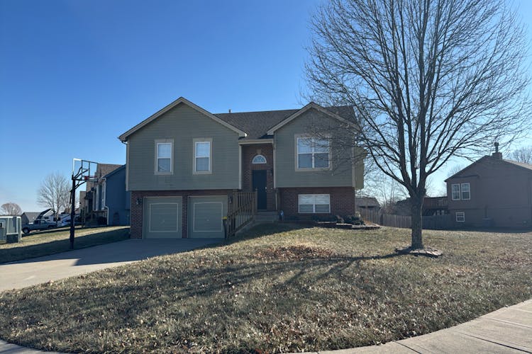 1101 E 18th St Kearney, MO 64060, Clay County