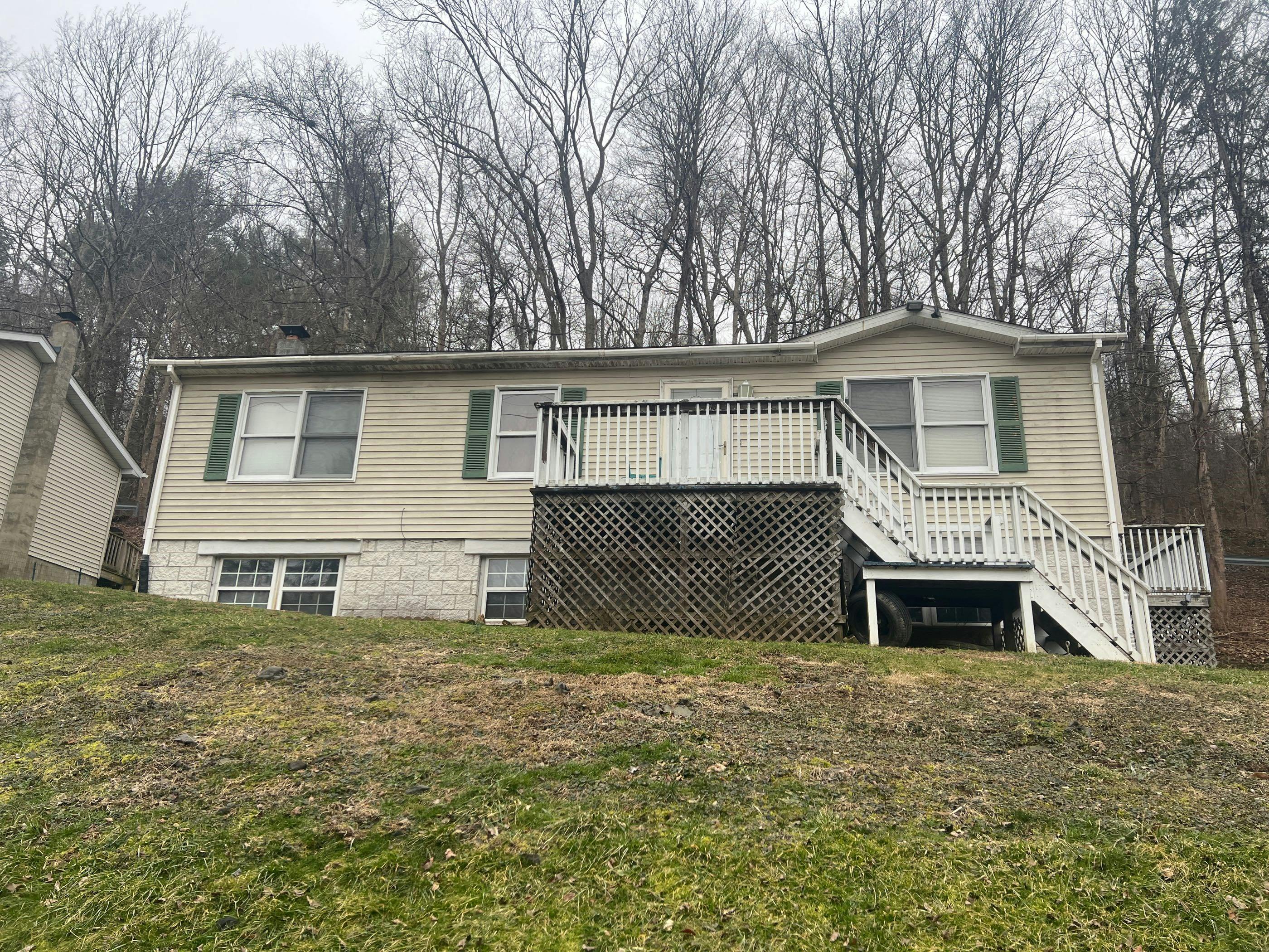 Hillcrest Rd, Fairmont, WV 26554