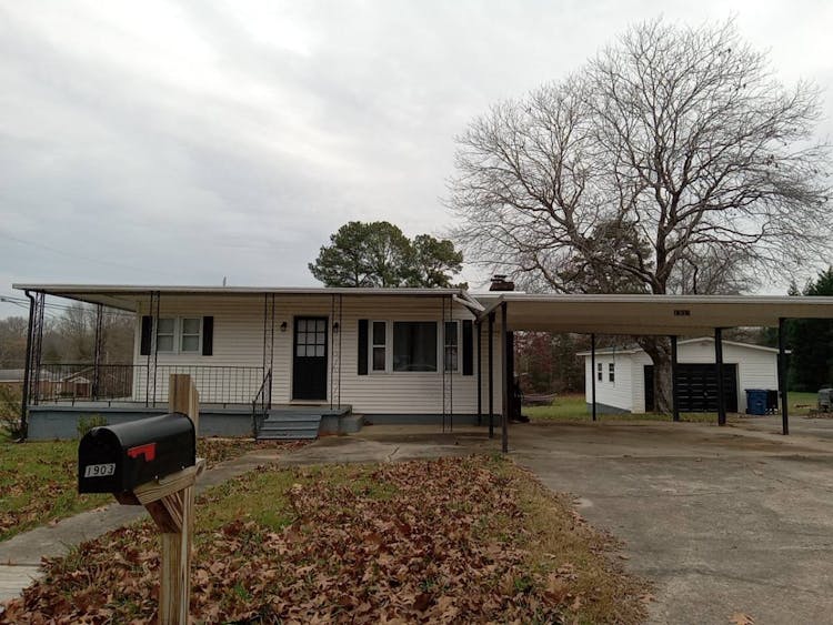 1903 Lynnwood Drive Statesville, NC 28677, Iredell County