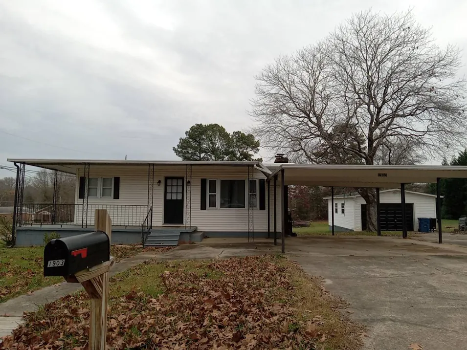 1903 Lynnwood Drive Statesville, NC 28677, Iredell County