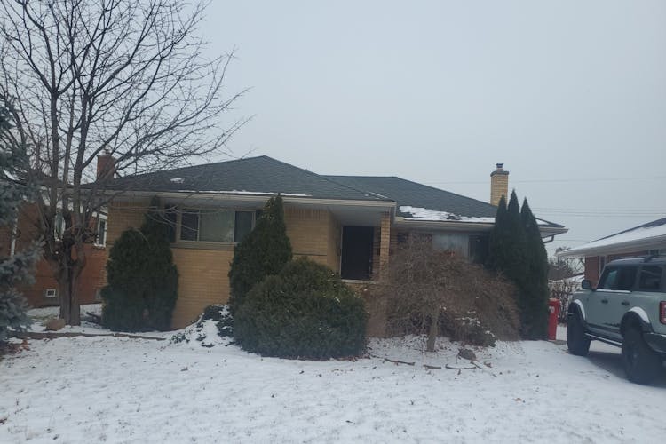 24950 Roxana Ave Eastpointe, MI 48021, Macomb County