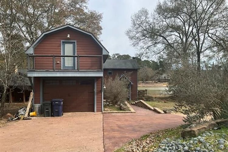 80 Hunters Creek Drive Huntsville, TX 77340, Walker County