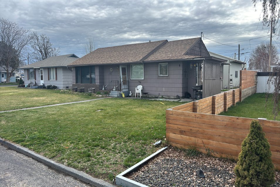 1244 E Larch St Othello, WA 99344, Adams County
