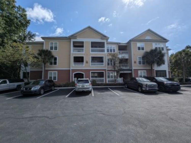 100 Bucksley Ln Unit 103 Charleston, SC 29492, Berkeley County