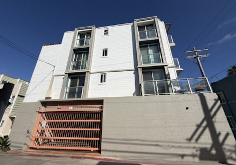 725 Redondo Ct Unit 22 San Diego, CA 92109, San Diego County