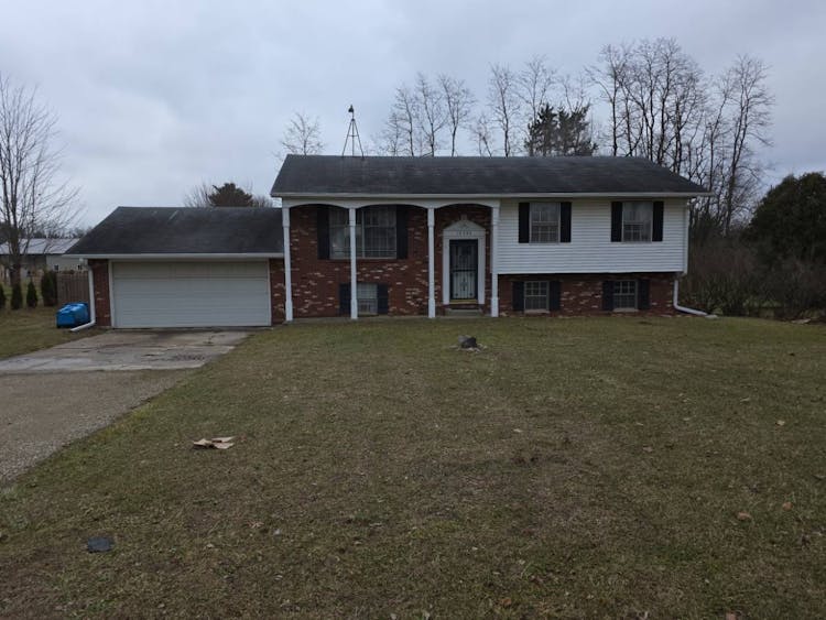 18920 M 86 Three Rivers, MI 49093, St Joseph County