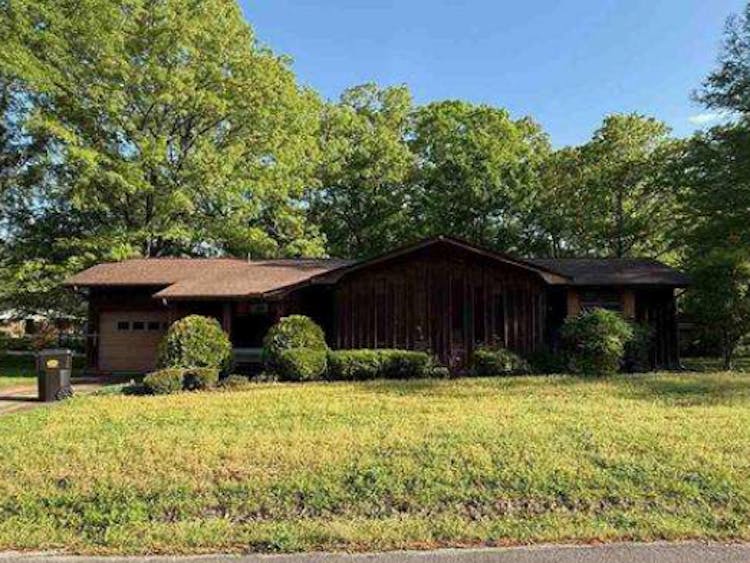 101 Mary Ellen Dr Ripley, MS 38663, Tippah County