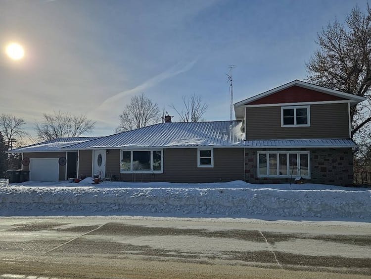 509 State St NW Evansville, MN 56326, Douglas County